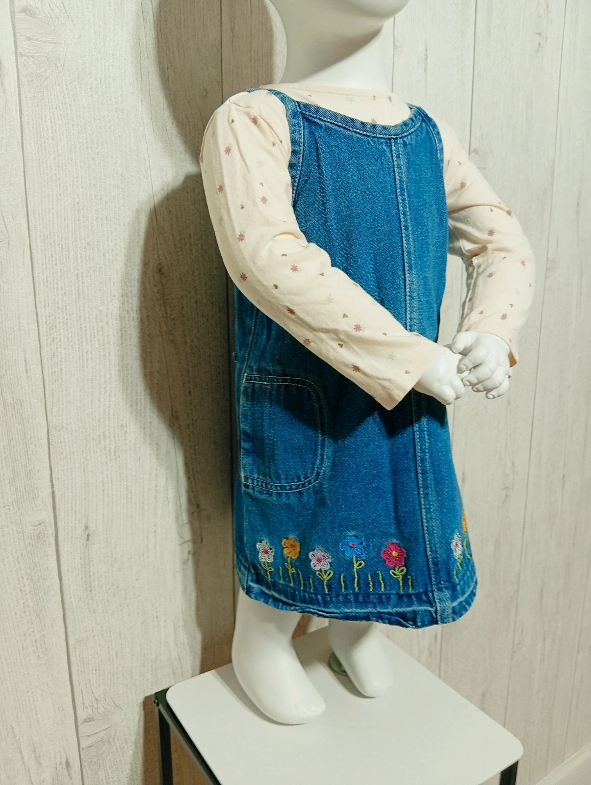 Ensemble 2 pieces fille robe en jean avec son haut-taille 18mois ( 81 cm)-Kiabi-couleur bleu beige – Kiabi – taille 12-18 mois / 80 cm 4