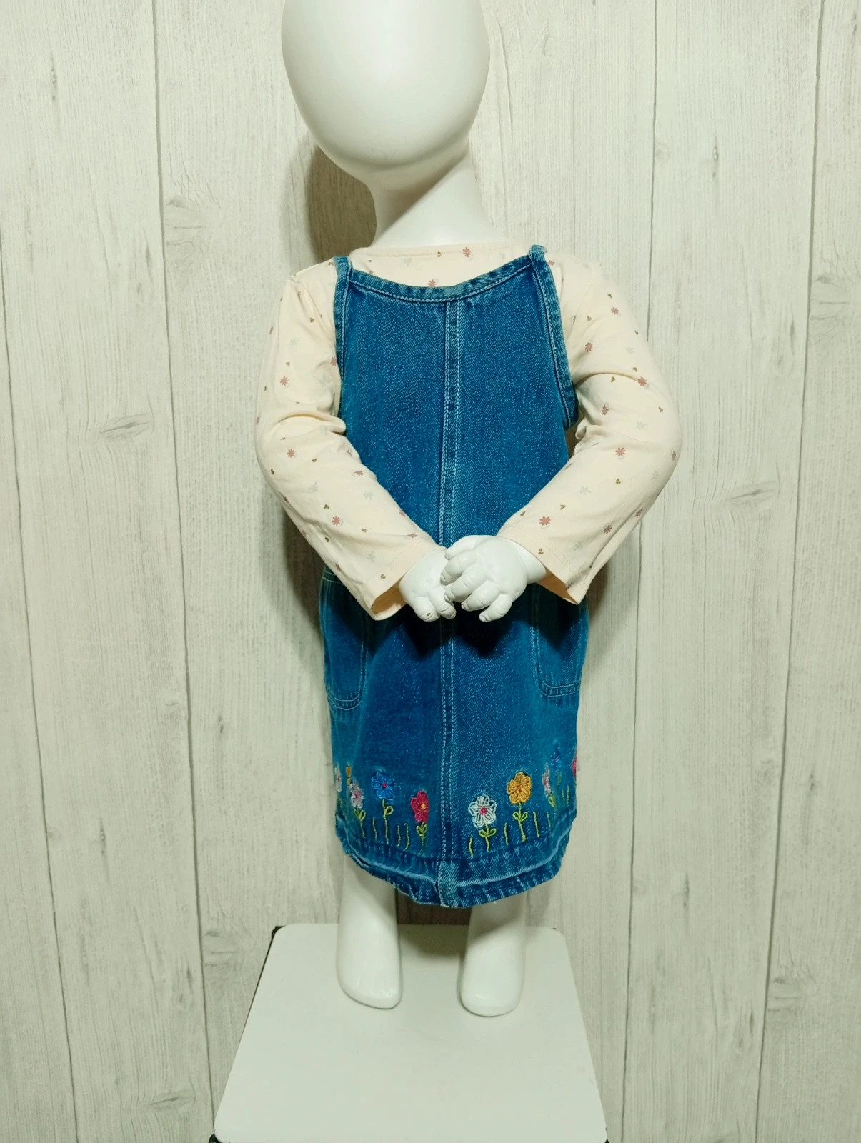 Ensemble 2 pieces fille robe en jean avec son haut-taille 18mois ( 81 cm)-Kiabi-couleur bleu beige – Kiabi – taille 12-18 mois / 80 cm