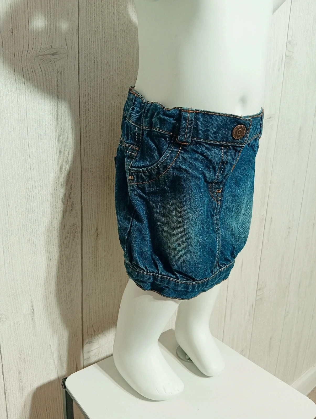 Jupe en jeans fille - taille 18 mois (77/82 cm) - Kiabi - couleur marine – Kiabi – taille 12-18 mois / 80 cm 2