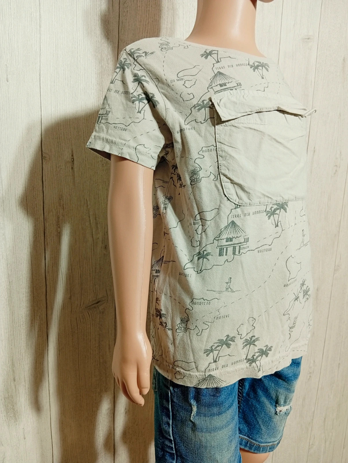 T-shirt imprimé manche courte - taille 5 ans (108/113 cm) - Kiabi - couleur gris – Kiabi – taille 5 ans / 110 cm 4