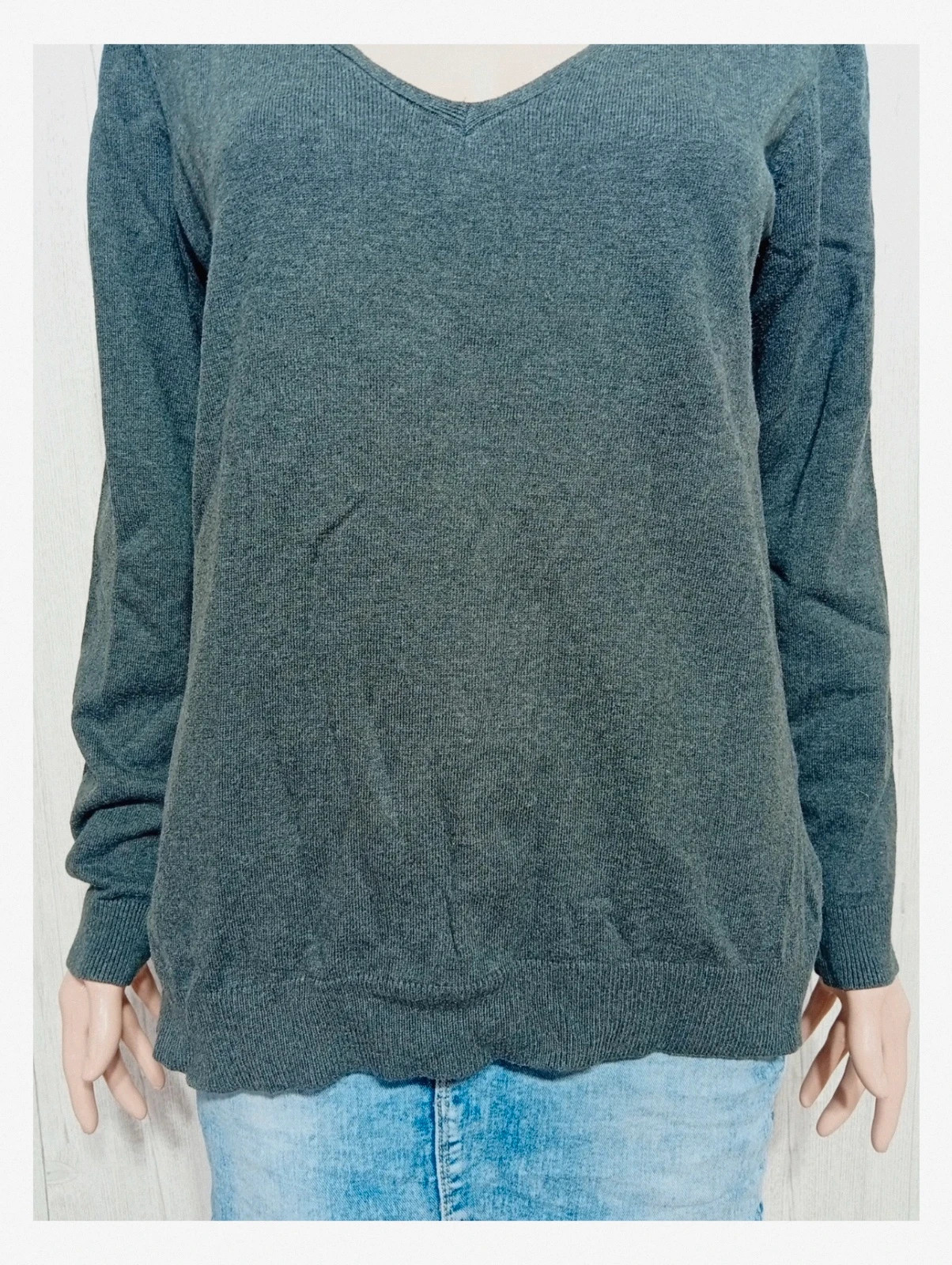 Pull gris femme col v - Kiabi - taille M/38 – Kiabi – taille M / 38 / 10 3