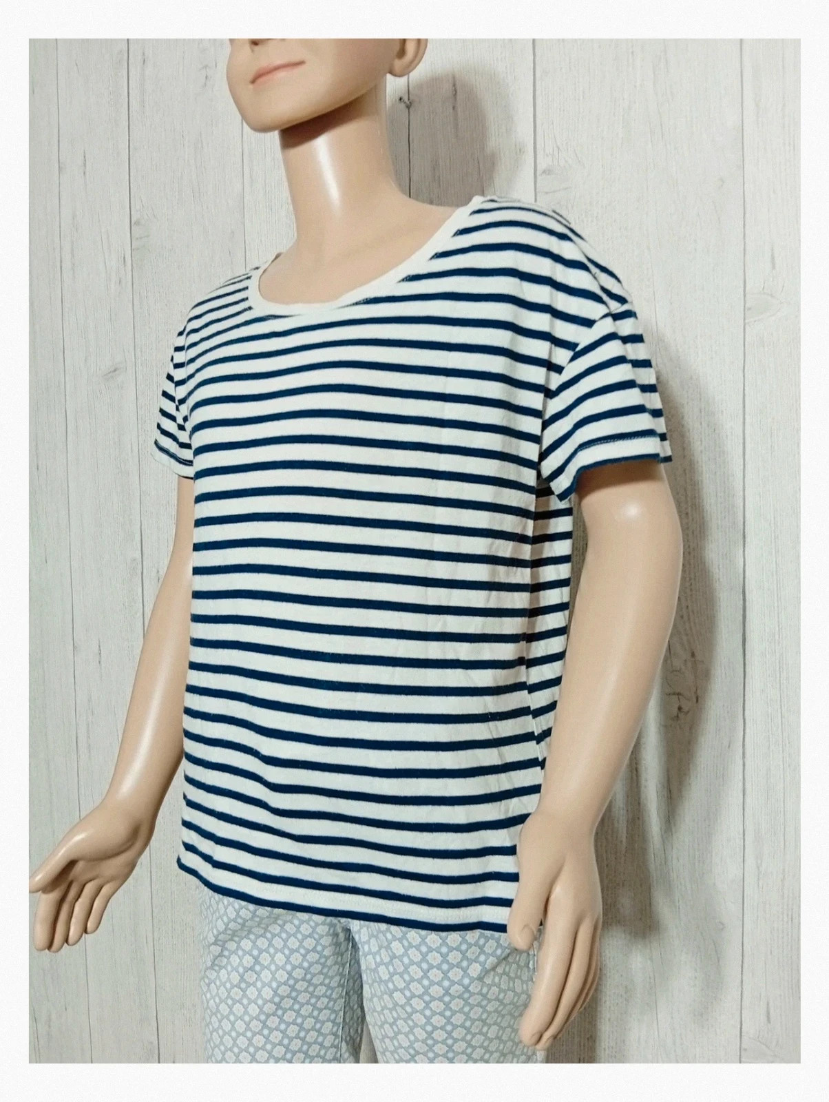 T-shirt fille manche courte - Kiabi - taille 10 ans (138/143 cm) - couleur marine et blanc – Kiabi – taille 10 ans / 140 cm 5
