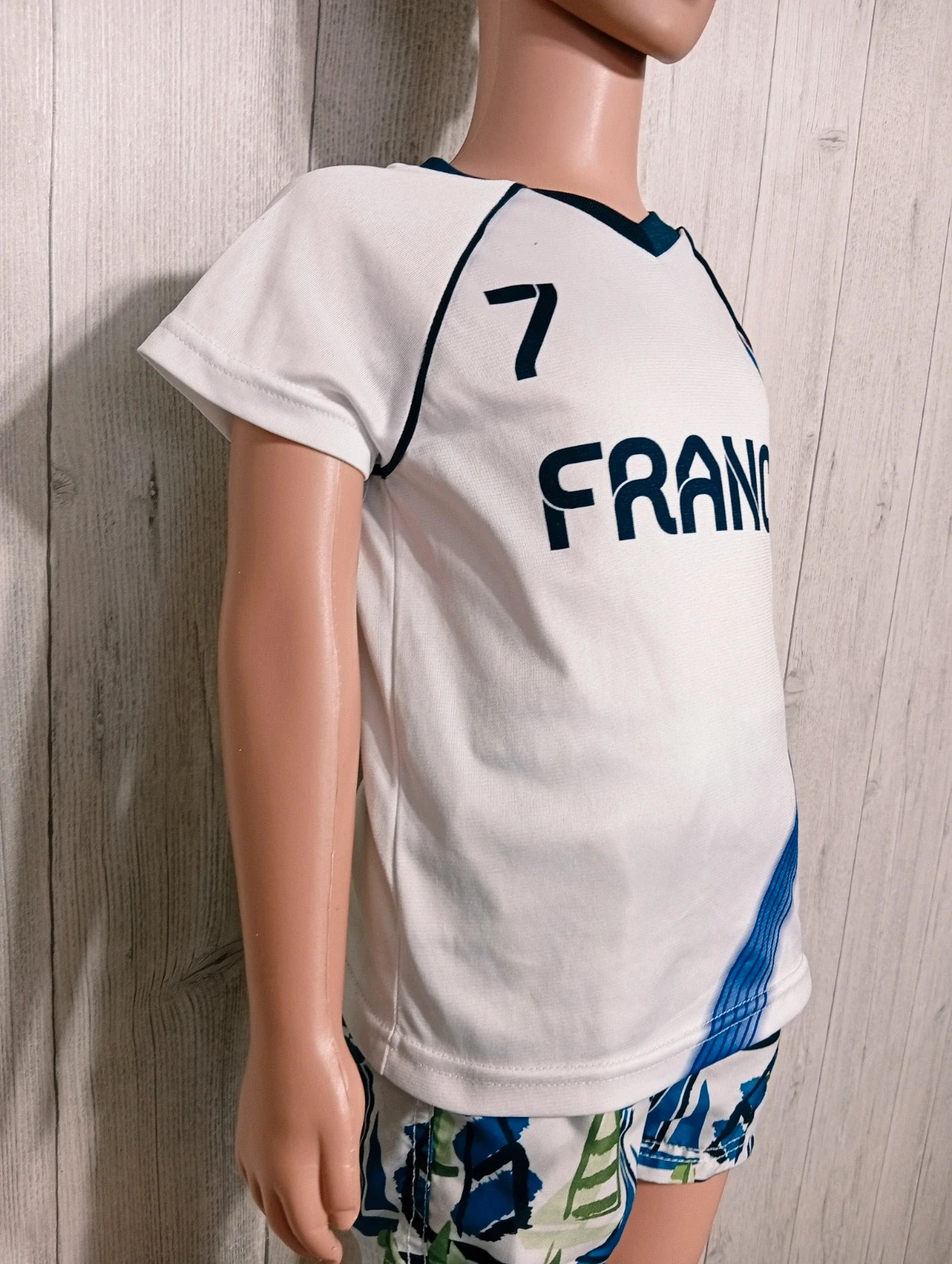 T-shirt imprimé manches courtes garcon - taille 4 ans(101/107 cm)- UEFA - couleur blanc marine – UEFA – taille 4 ans / 104 cm 4