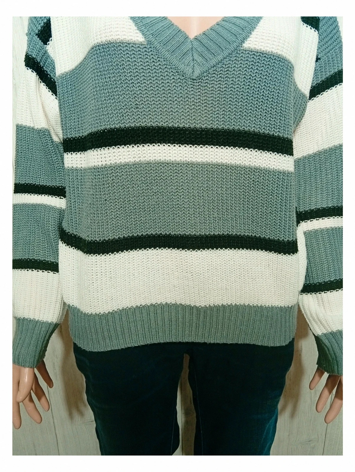 Pull femme col V - shein - couleur gris crème et noir - taille M/38 – Shein – taille M / 38 / 10 3