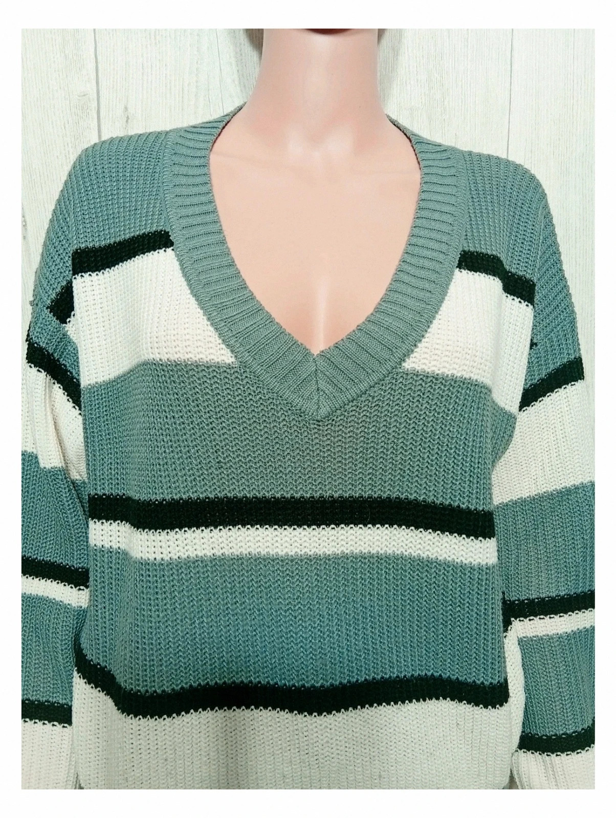 Pull femme col V - shein - couleur gris crème et noir - taille M/38 – Shein – taille M / 38 / 10 2