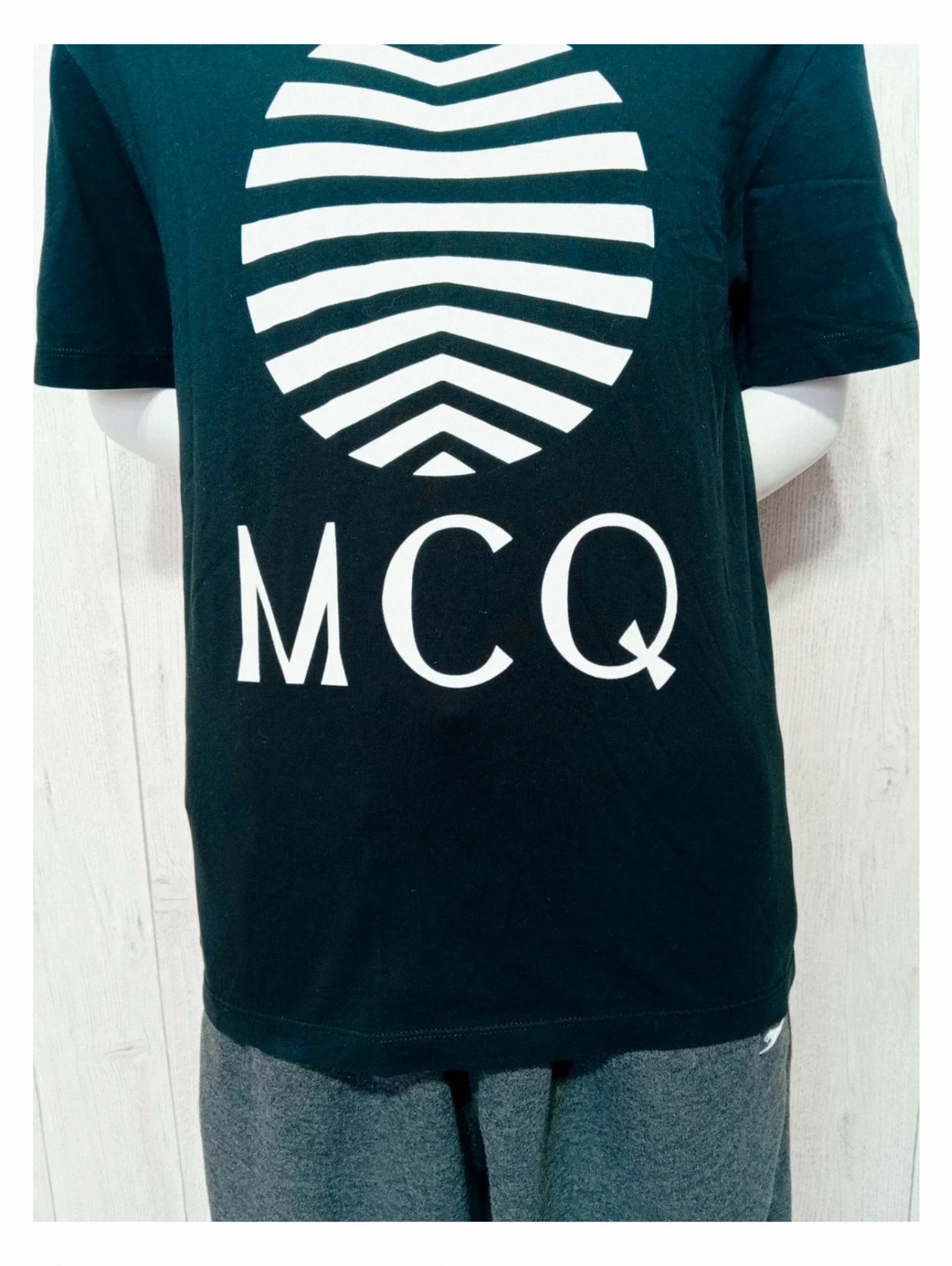 T-shirt MCQ homme manche courte - couleur noir et blanc - taille M/38 – MCQ – taille M 3