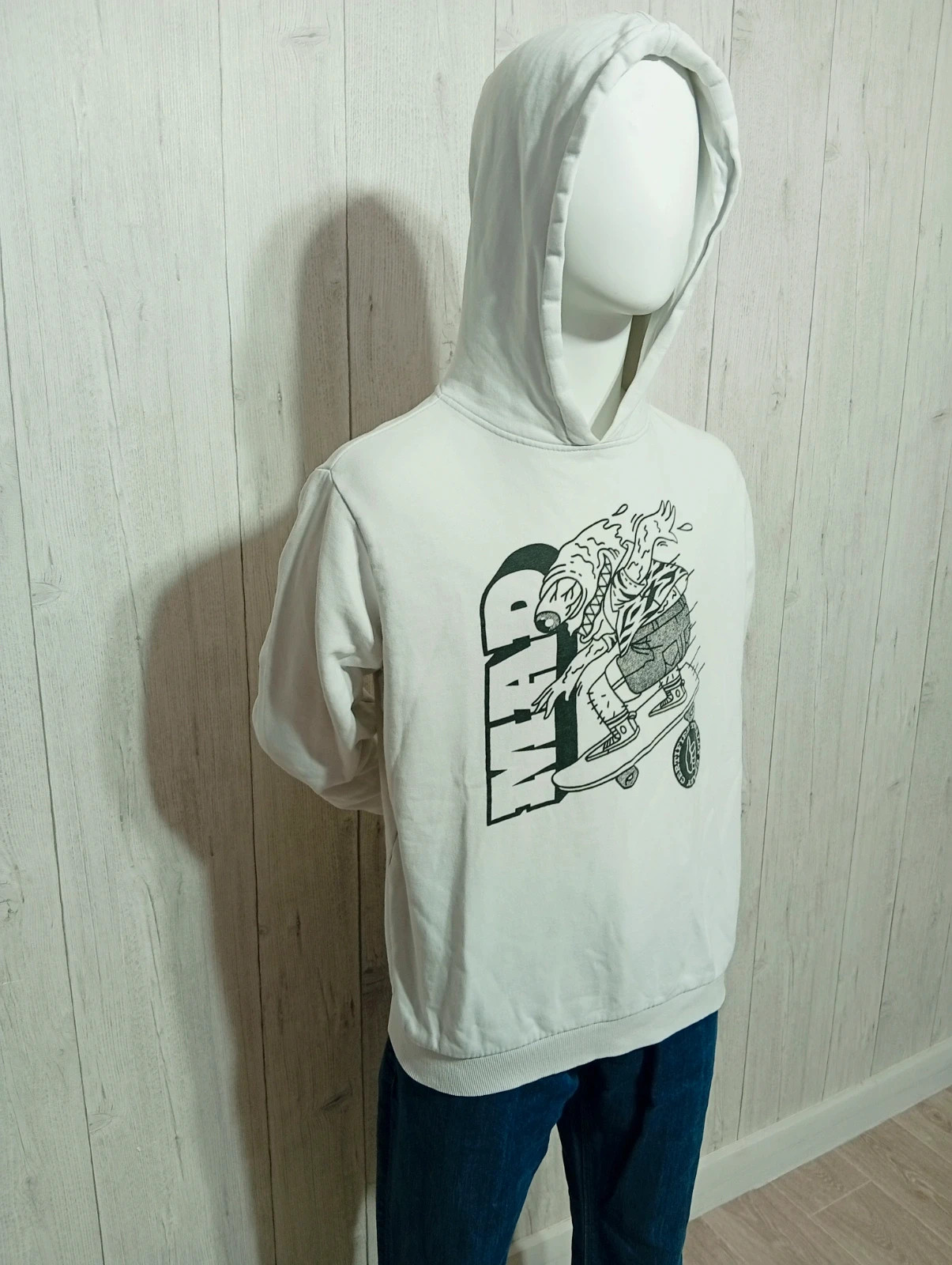 Pull a capuche imprimé manches longues - taille 16 ans (169/175 cm)- Kiabi - couleur blanc et noir – Kiabi – taille 16 ans / 176 cm 4