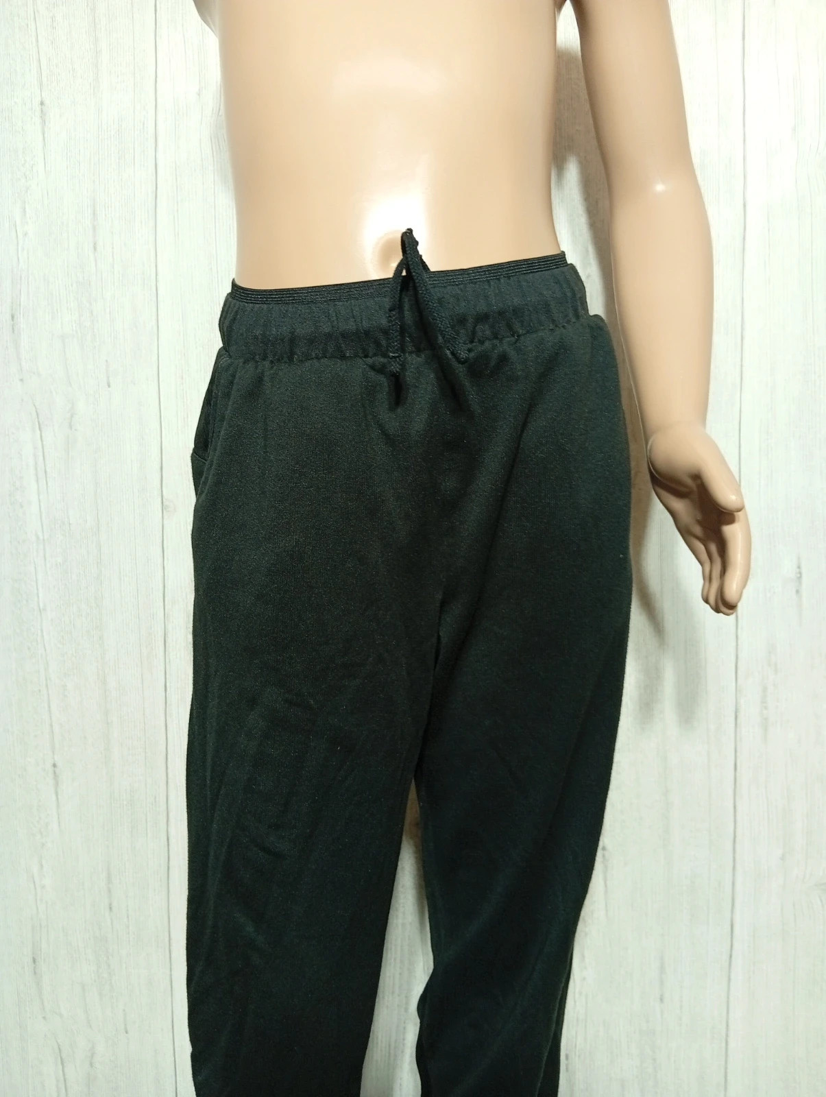 Pantalon jogging garcon- taille 14/15 ans ( 161/172 cm) - decathlon - couleur noir – Decathlon – taille 14 ans / 164 cm 2