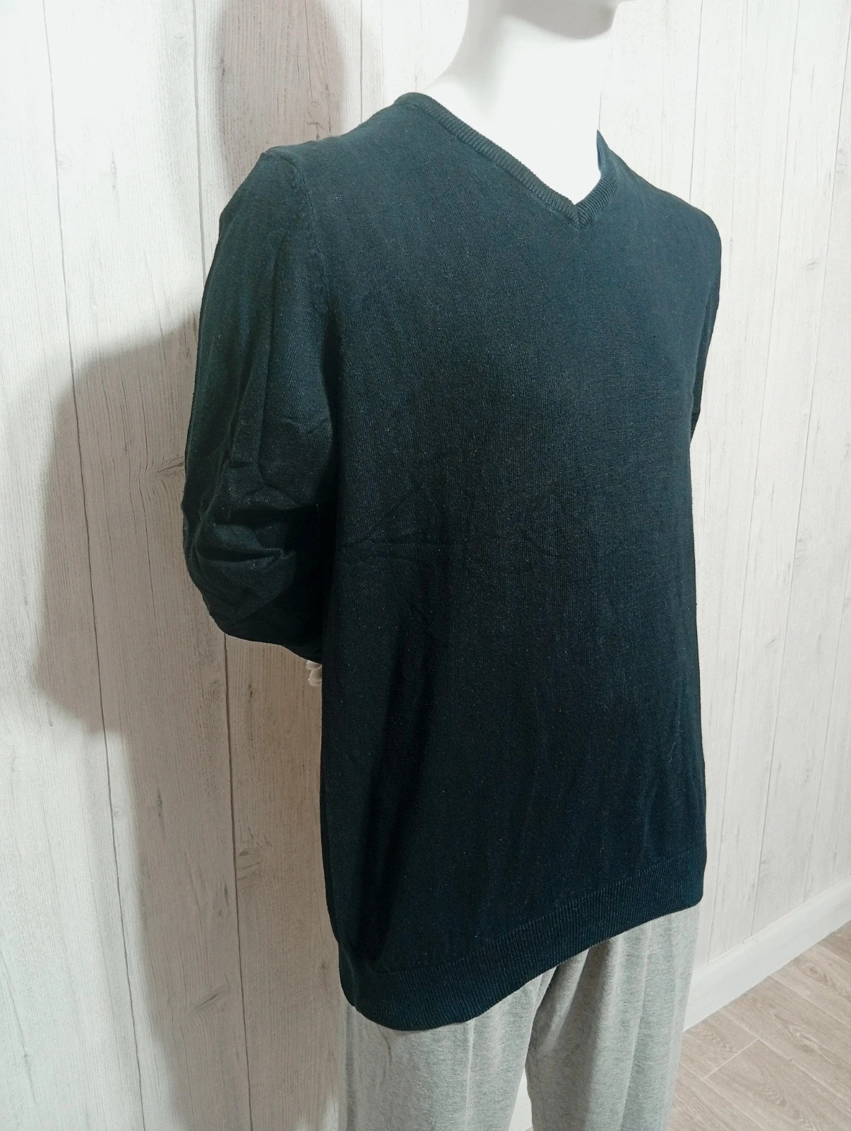 Sweat a col V - taille L/40 - Kiabi - couleur noir – Kiabi – taille L 4