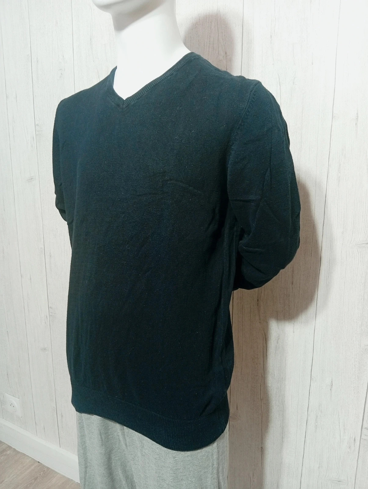 Sweat a col V - taille L/40 - Kiabi - couleur noir – Kiabi – taille L 5