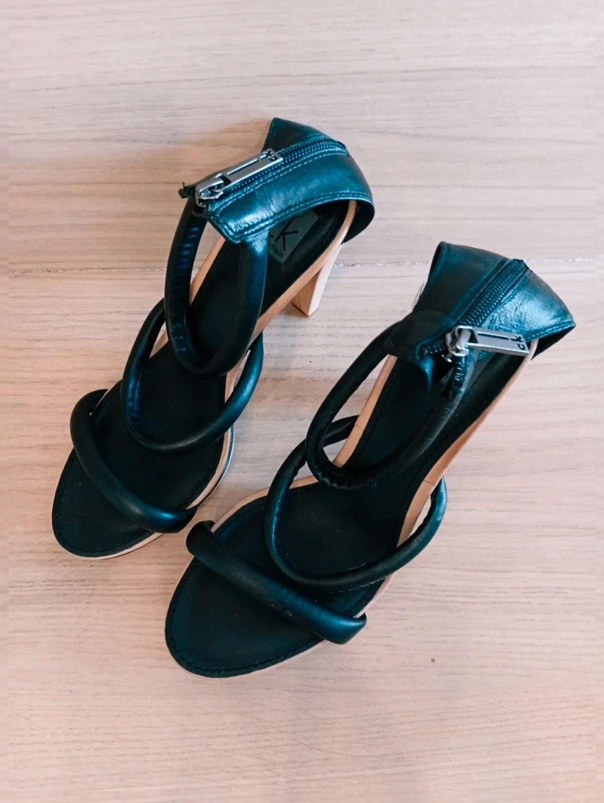 Talon noir - Taille 39.5 - femme - calvin Klein – Calvin Klein – taille 39.5 2