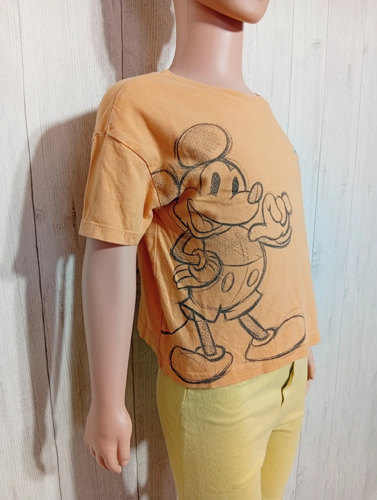 T-shirt manche courte garçon - taille 3ans - disney - couleur orange et noir – Disney – taille 3 ans / 98 cm 4