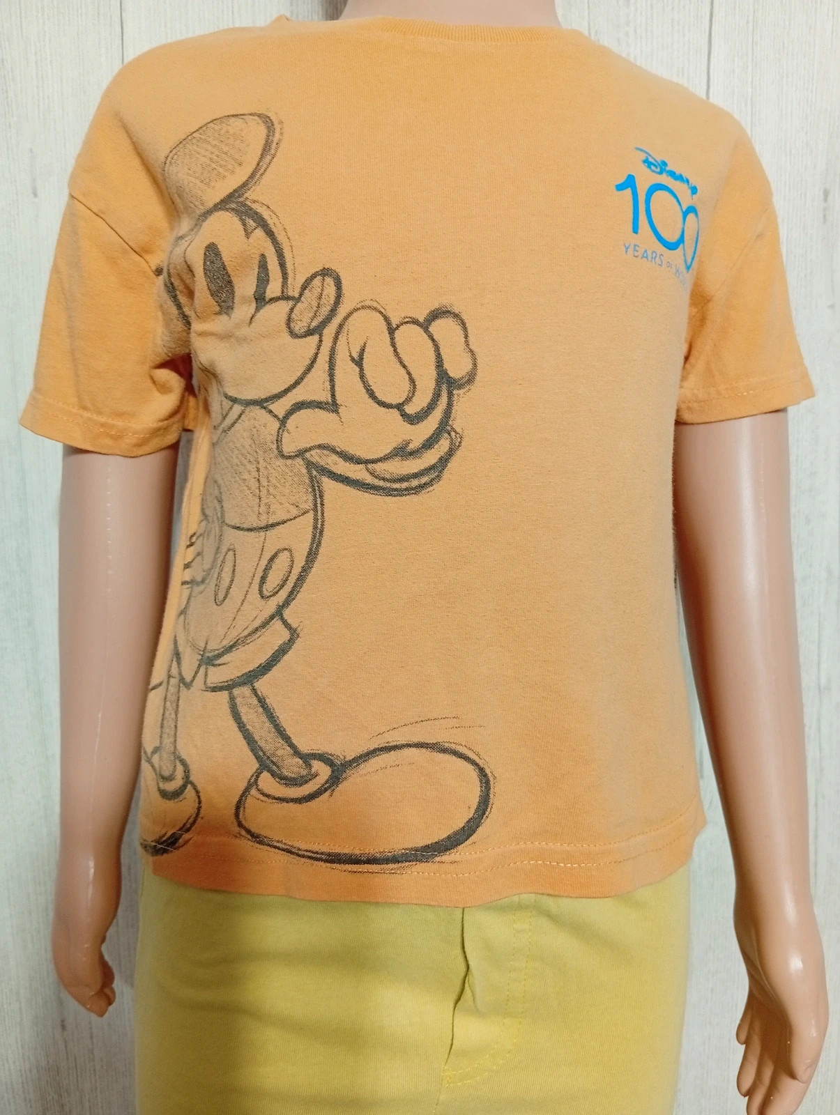 T-shirt manche courte garçon - taille 3ans - disney - couleur orange et noir – Disney – taille 3 ans / 98 cm 3