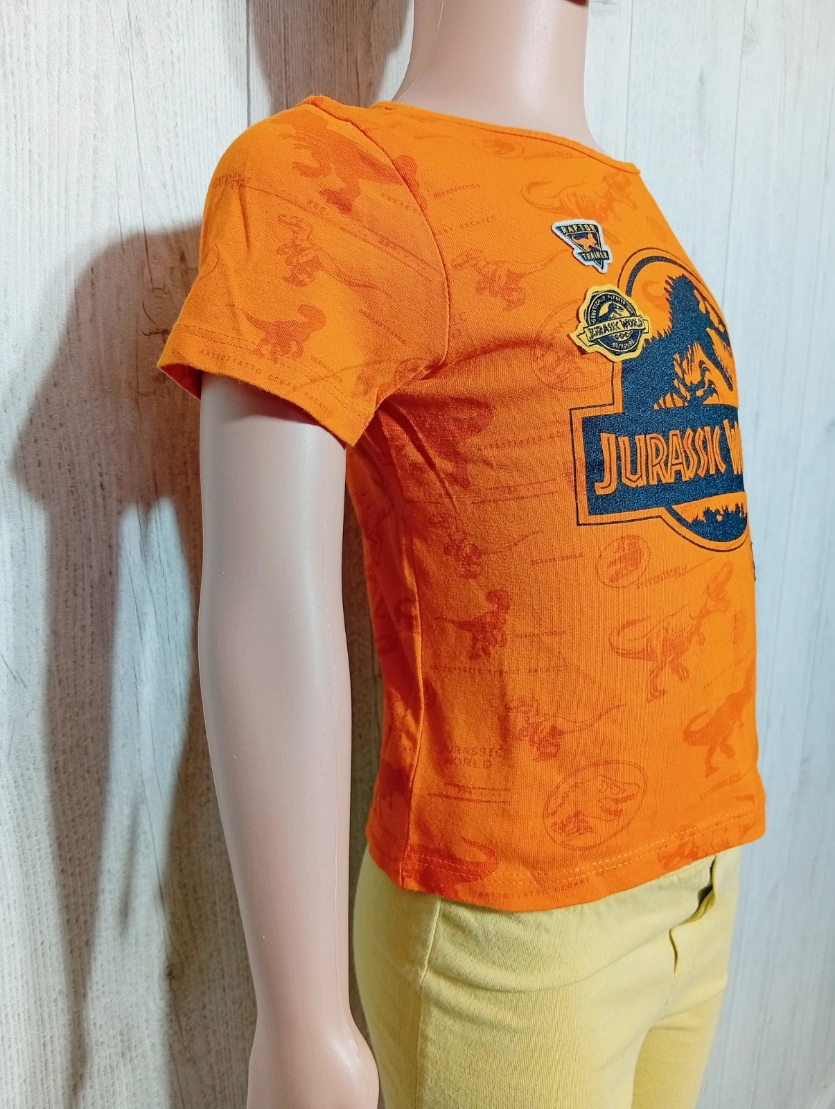 T-shirt manche courte garcon- taille 3 ans - universal - Jurassic world - couleur orange noir – Universal – taille 3 ans / 98 cm 4