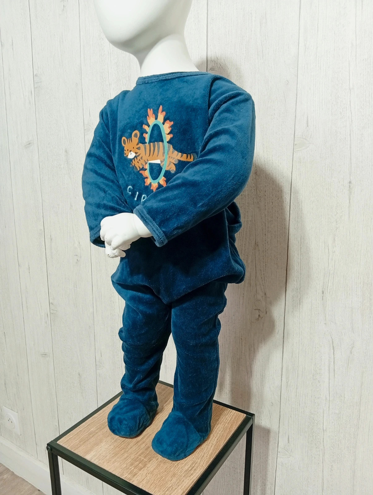 Pyjama 1 piece garcon - taille 18mois (77/82 cm) - Kiabi - couleur marine – Kiabi – taille 18-24 mois / 86 cm 3