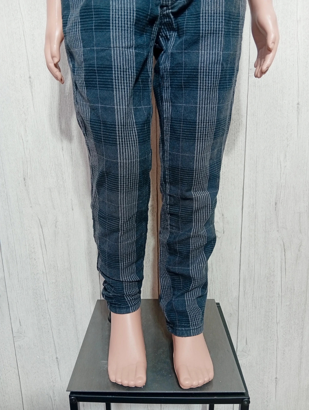 Pantalon garcon- taille 6 ans (114/119 cm) - Kiabi - couleur gris – Kiabi – taille 6 ans / 116 cm 3