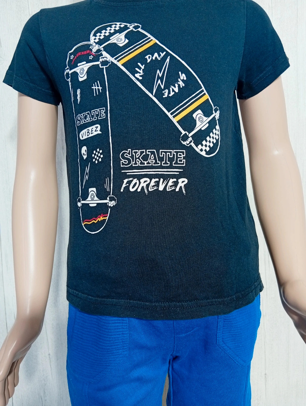 T-shirt manche courte garçon - taille 5/6 ans - primark - couleur noir et blanc – Primark – taille 6 ans / 116 cm 3