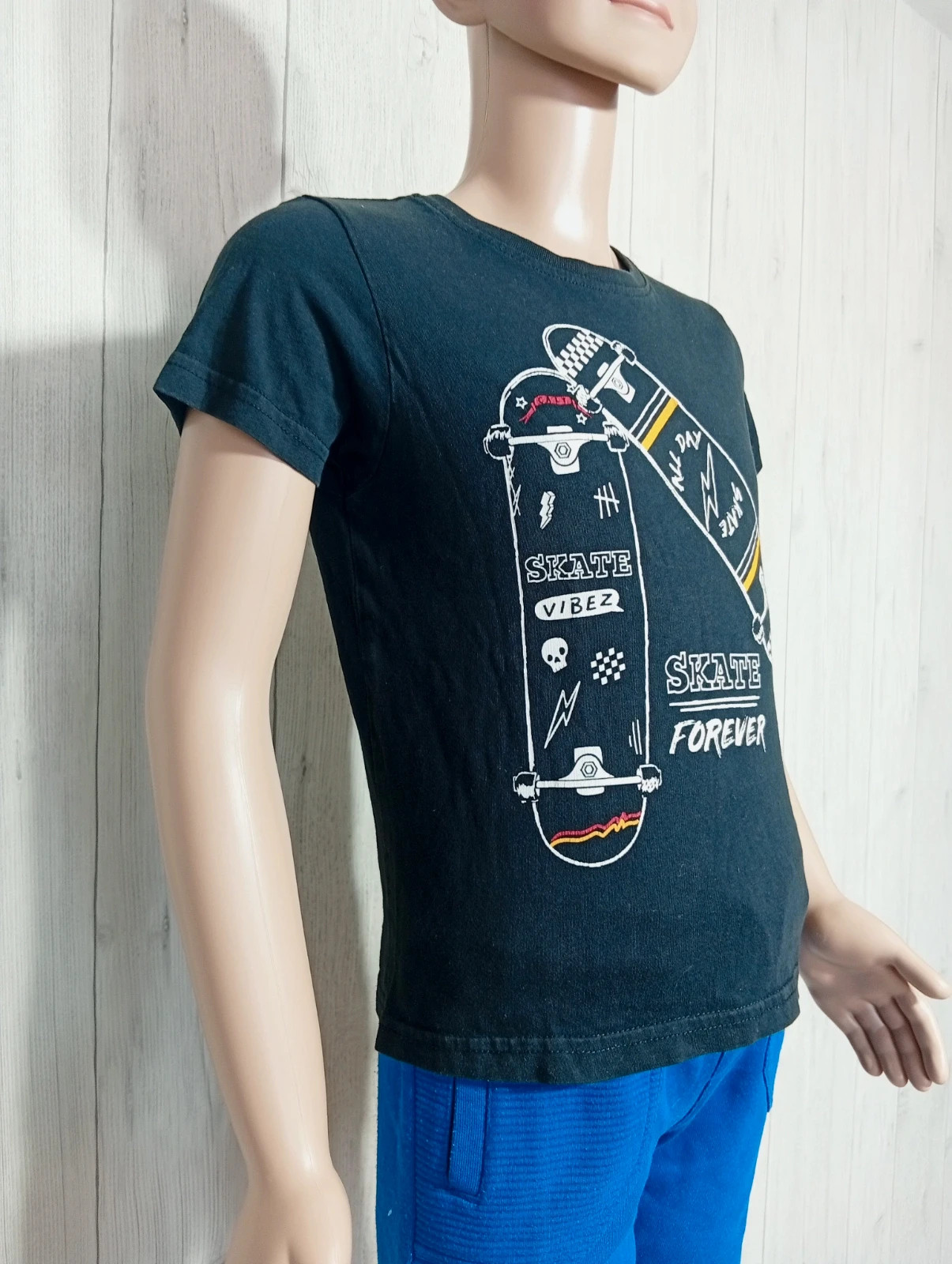 T-shirt manche courte garçon - taille 5/6 ans - primark - couleur noir et blanc – Primark – taille 6 ans / 116 cm 5