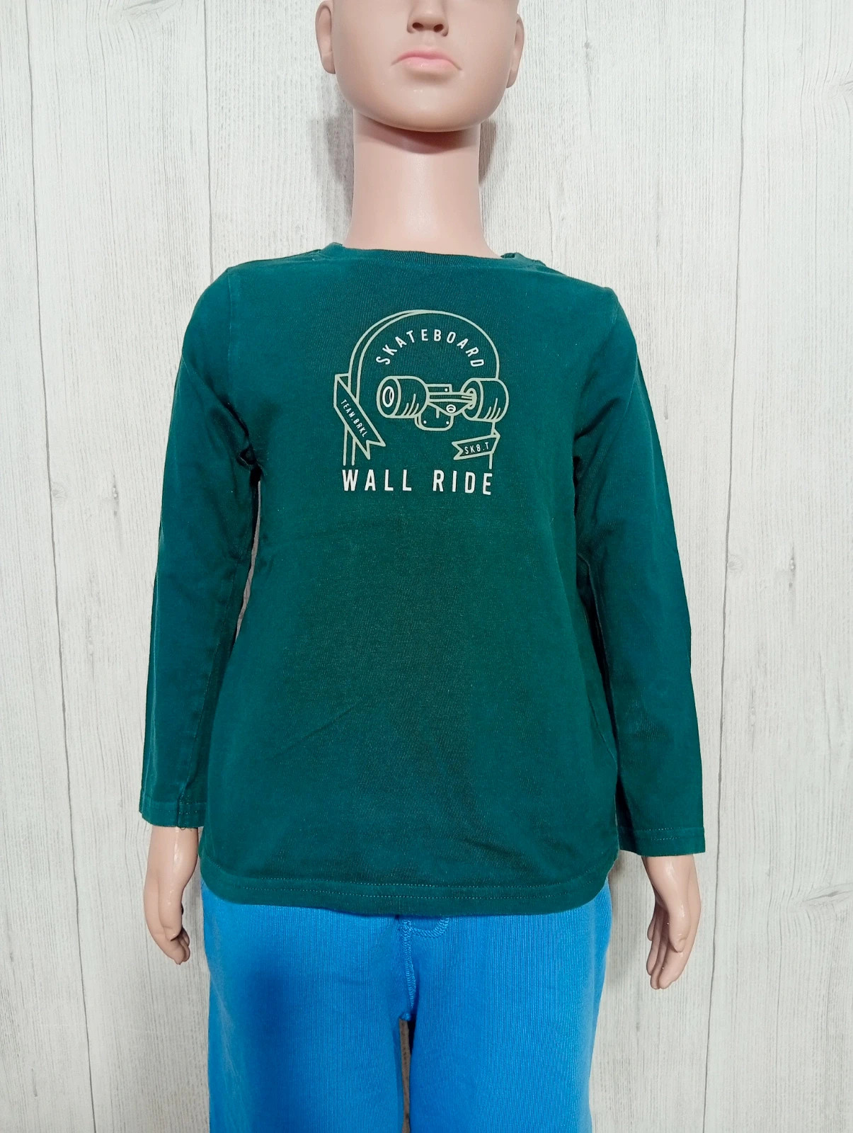 T-shirt manche longue garçon - taille 4 ans (98/107cm) - Kiabi - couleur vert foncé et blanc – Kiabi – taille 4 ans / 104 cm