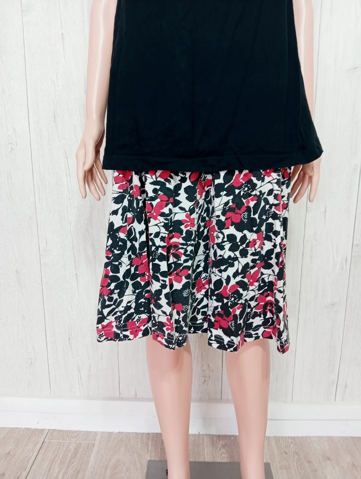Ensemble 2 pieces femme - taille XL/42- couleur noir blan rouge – taille XL / 42 / 14 5