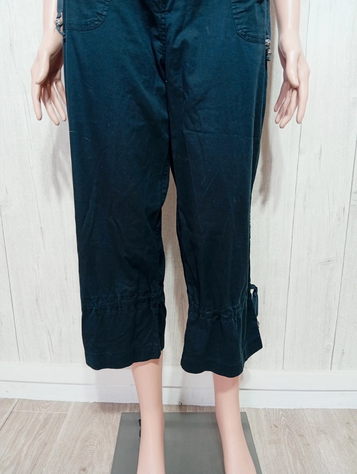 Pantacourt femme - taille XXL/44 - couleur noir – taille XXL / 44 / 16 3