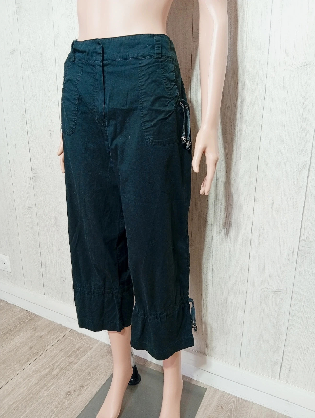Pantacourt femme - taille XXL/44 - couleur noir – taille XXL / 44 / 16 5