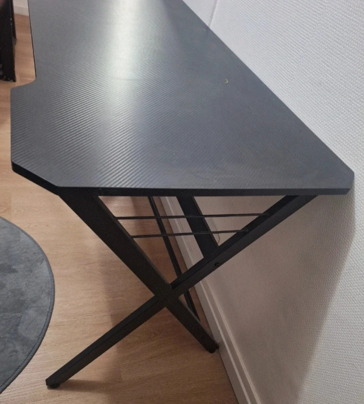 Bureau gameur - 120×60×76 cm- couleur noir - très bonne etat 4