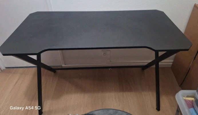 Bureau gameur - 120×60×76 cm- couleur noir - très bonne etat 2