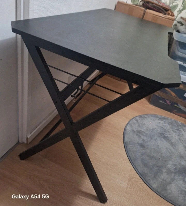 Bureau gameur - 120×60×76 cm- couleur noir - très bonne etat 3