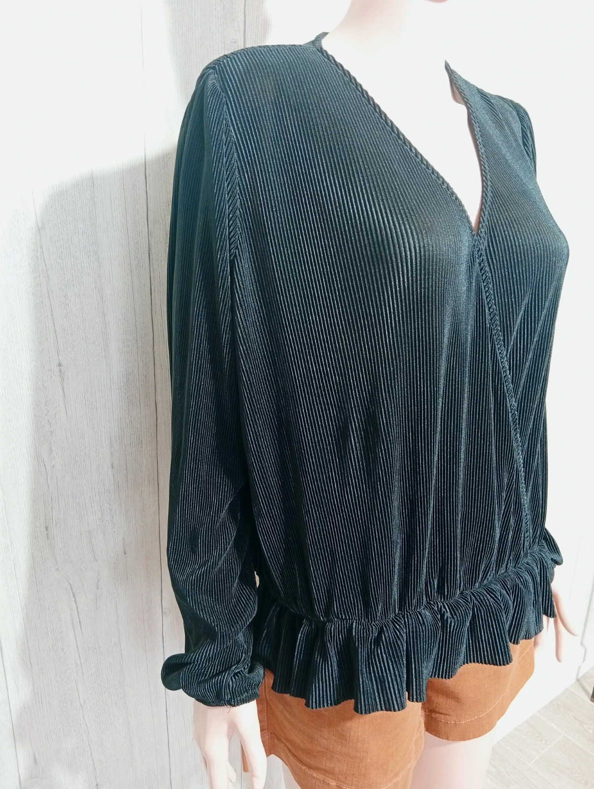 Blouse femme- taille XL/42 - Kiabi - couleur noir – Kiabi – taille XL / 42 / 14 4