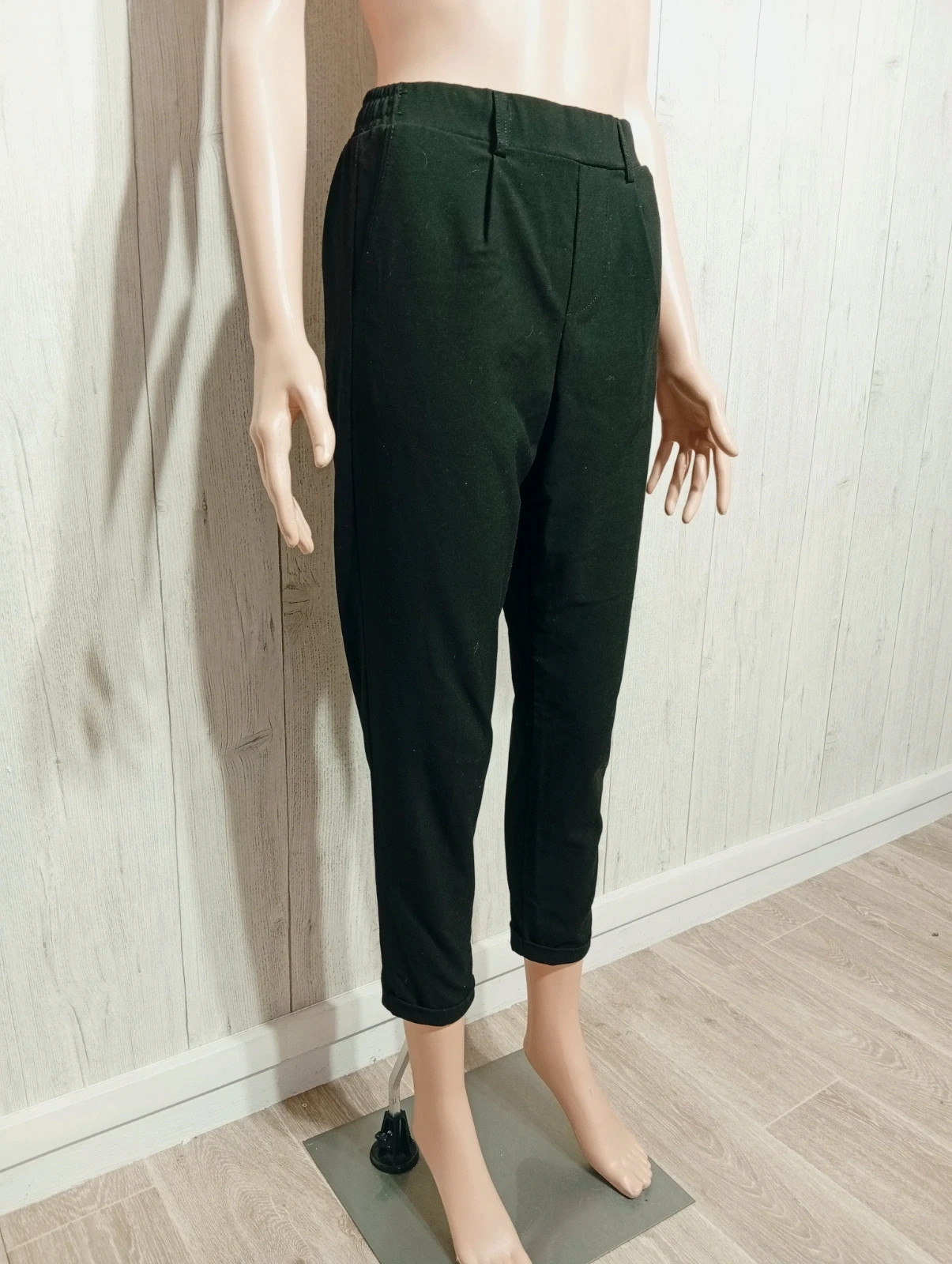 Pantalon court femme - taille S/36 - bershka - couleur noir – Bershka – taille S / 36 / 8 4