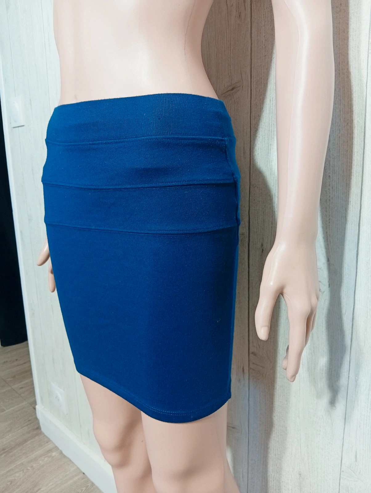 Jupe femme - taille M/38 - pimkie - couleur marine – Pimkie – taille M / 38 / 10 3