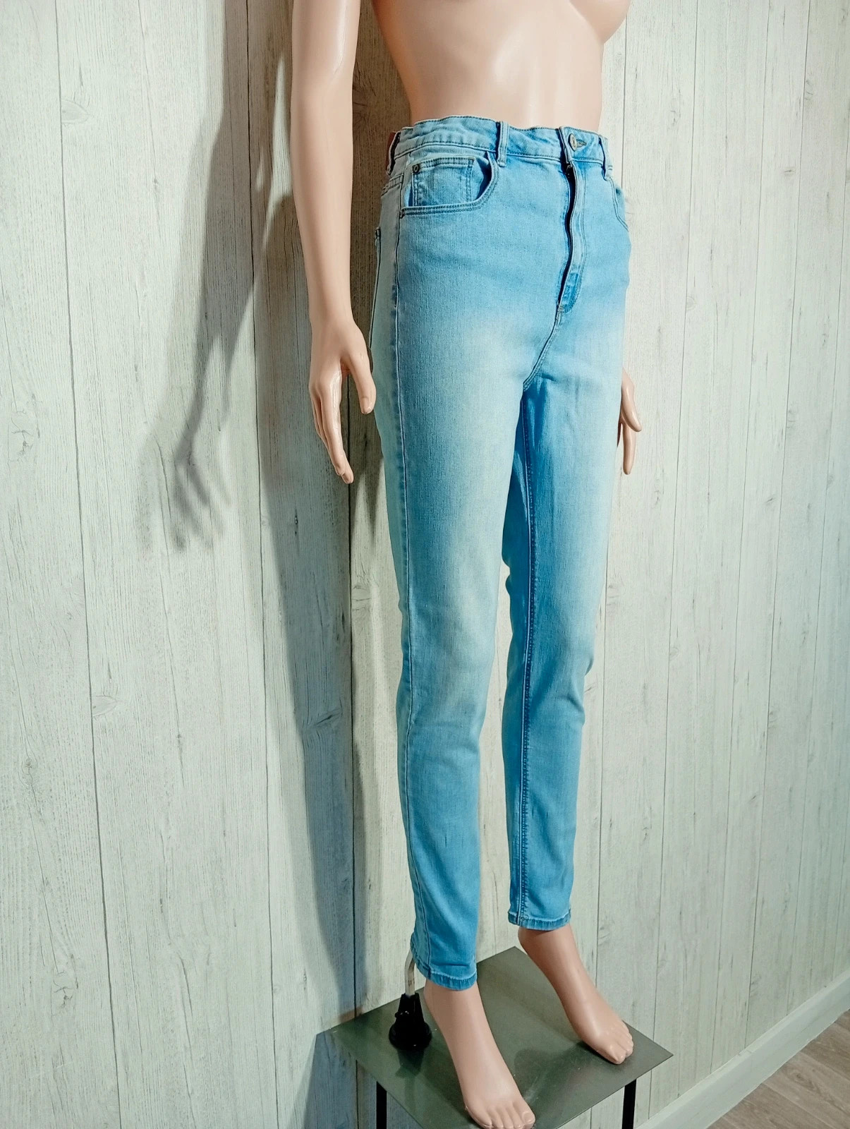 Jeans femme - taille XL/42 - la halle- couleur bleu clair – La Halle – taille XL / 42 / 14 4