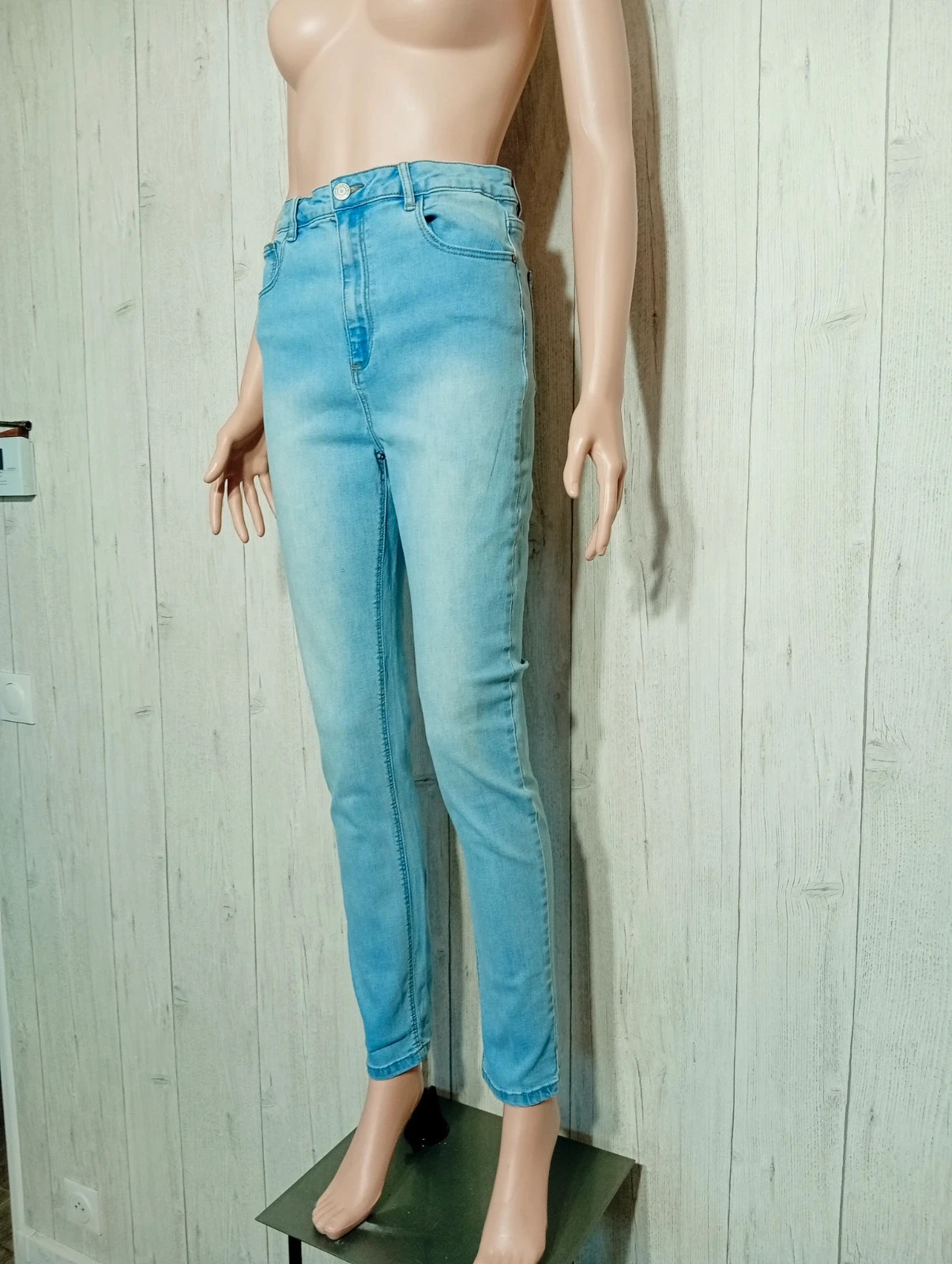 Jeans femme - taille XL/42 - la halle- couleur bleu clair – La Halle – taille XL / 42 / 14 5