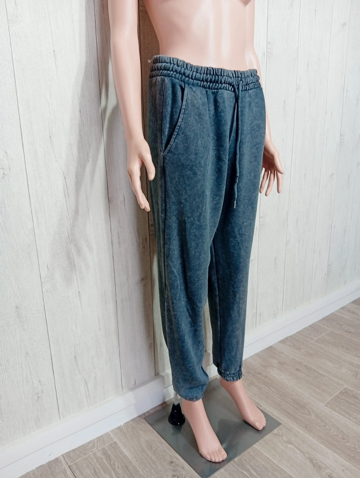 Jogging femme- taille L/40 - stradivarius - couleur gris – Stradivarius – taille L / 40 / 12 4