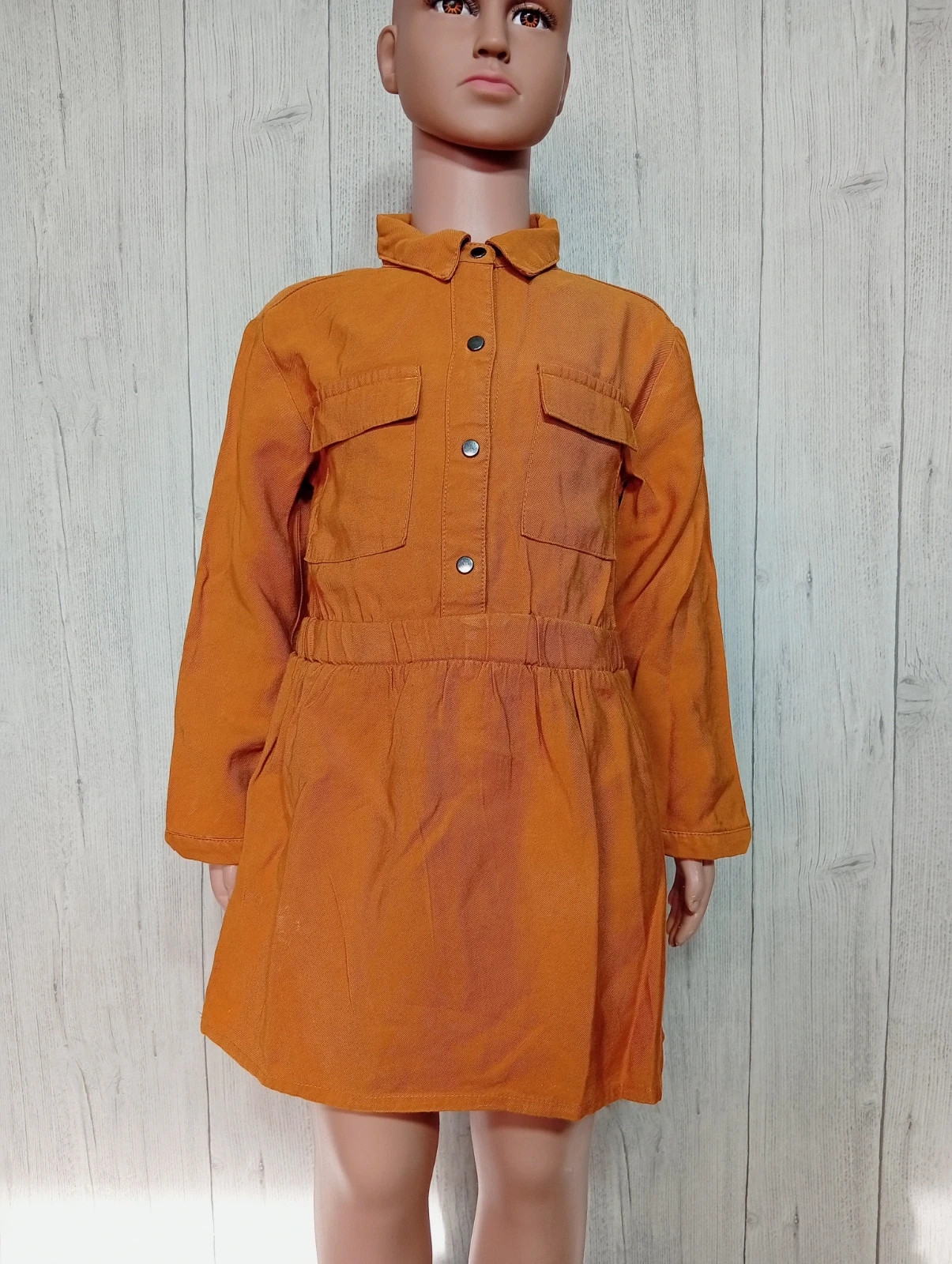 Robe fille - taille 5 ans (108/113 cm) - Kiabi - couleur moutarde – Kiabi – taille 5 ans / 110 cm