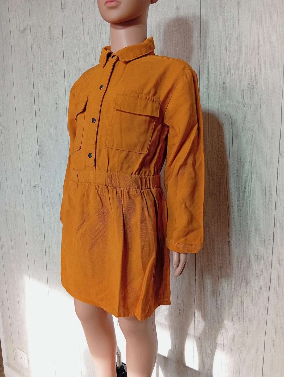 Robe fille - taille 5 ans (108/113 cm) - Kiabi - couleur moutarde – Kiabi – taille 5 ans / 110 cm 5