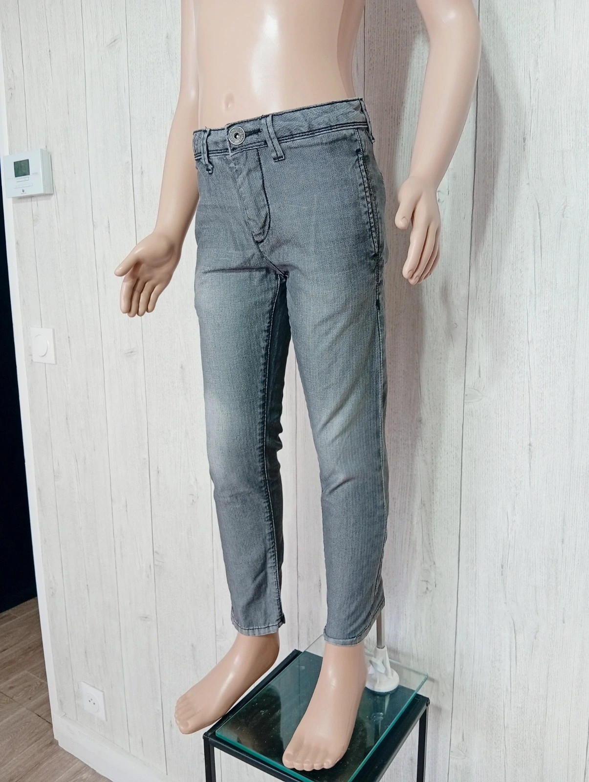 Jeans garcon - taille 8 ans (126/131 cm) - Kiabi - couleur gris noir – Kiabi – taille 8 ans / 128 cm 5