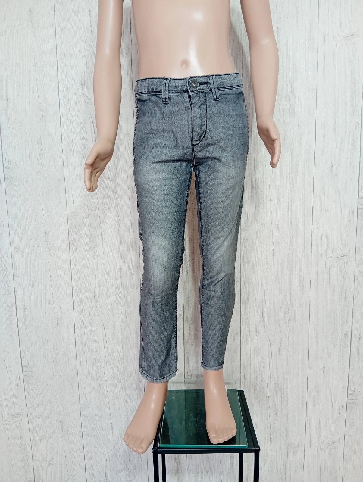 Jeans garcon - taille 8 ans (126/131 cm) - Kiabi - couleur gris noir – Kiabi – taille 8 ans / 128 cm