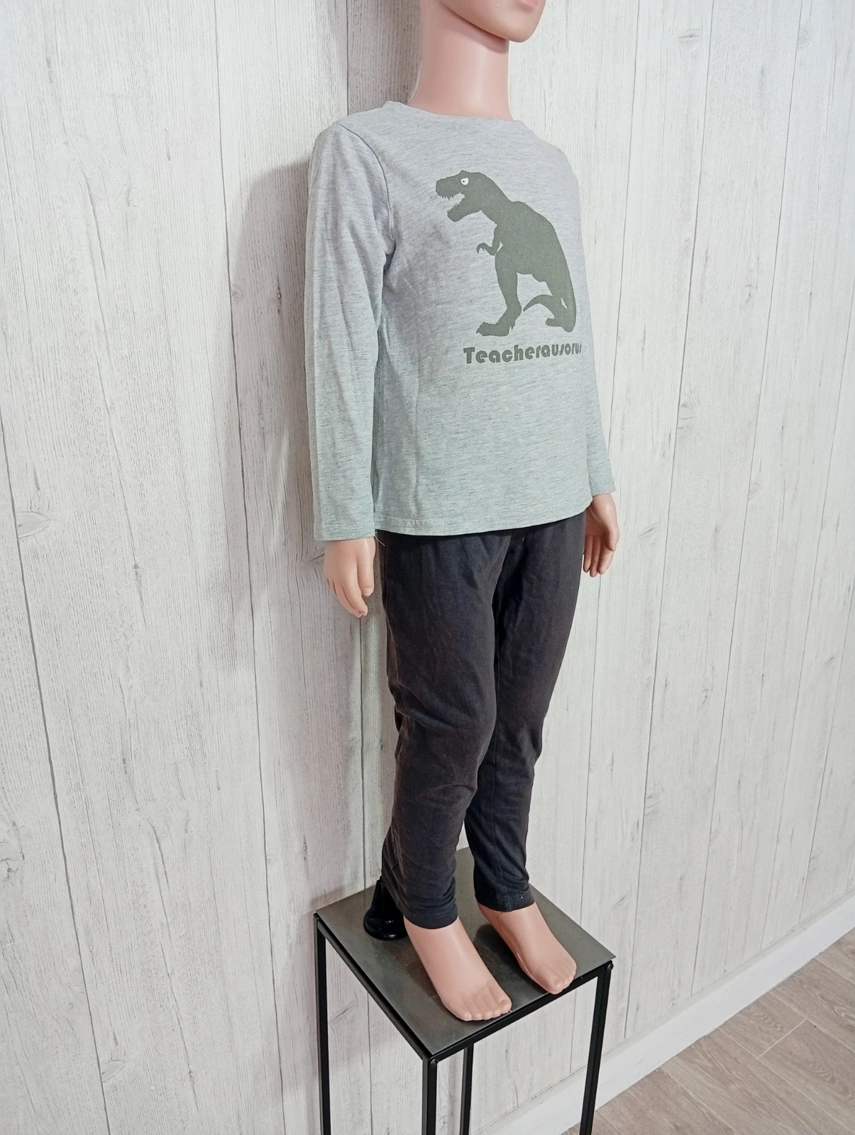 Pyjama 2 pieces garcon - taille 5 ans ( 108/113 cm) - couleur gris et kaki – Kiabi – taille 5 ans / 110 cm 4