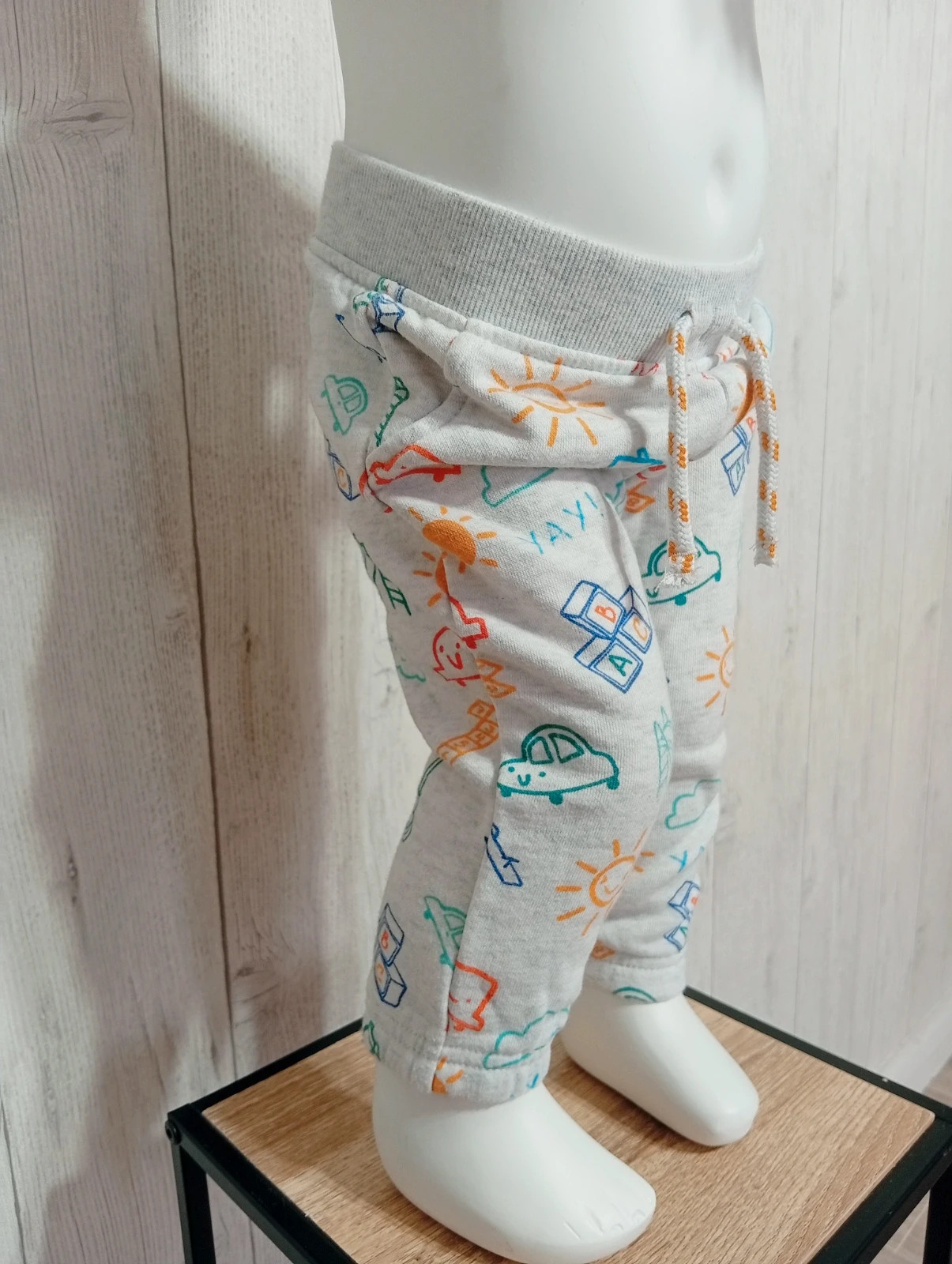 Pantalon garçon - taille 6/9 mois - primark - couleur gris et multicolore – Primark – taille 6-9 mois / 68 cm 2