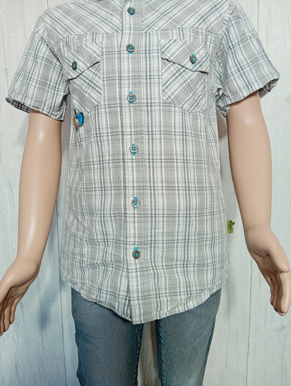 Chemise manche courte garçon - taille 8 ans (128 cm) - studio 100 - couleur gris et blanc – Studio 100 – taille 8 ans / 128 cm 4