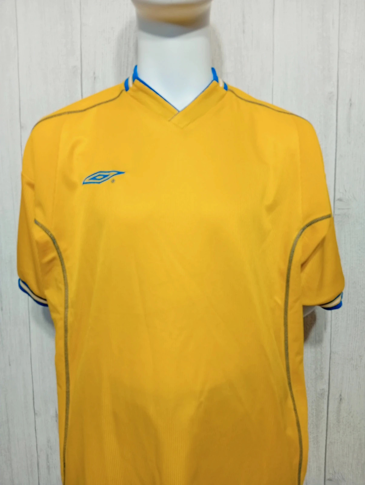 Maillot de sport homme - taille L/40 - umbro - couleur jaune et bleu – Umbro – taille L 2