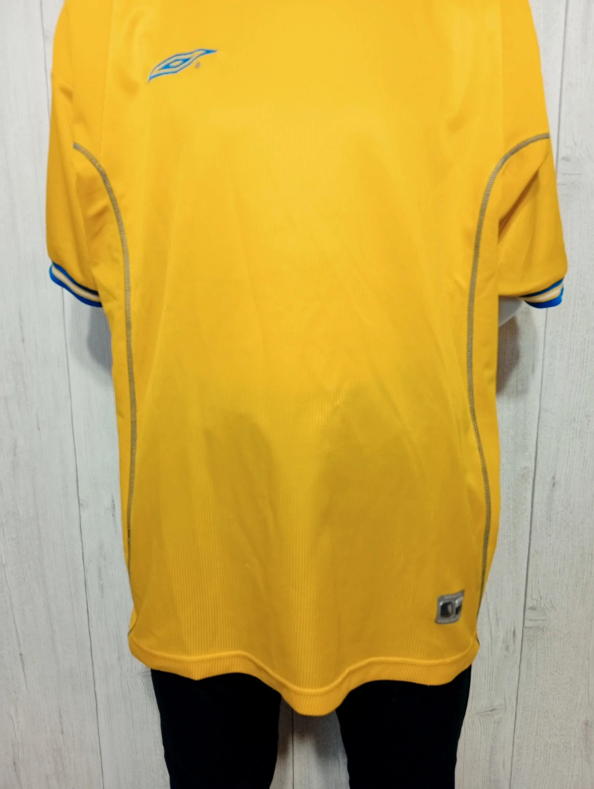 Maillot de sport homme - taille L/40 - umbro - couleur jaune et bleu – Umbro – taille L 3