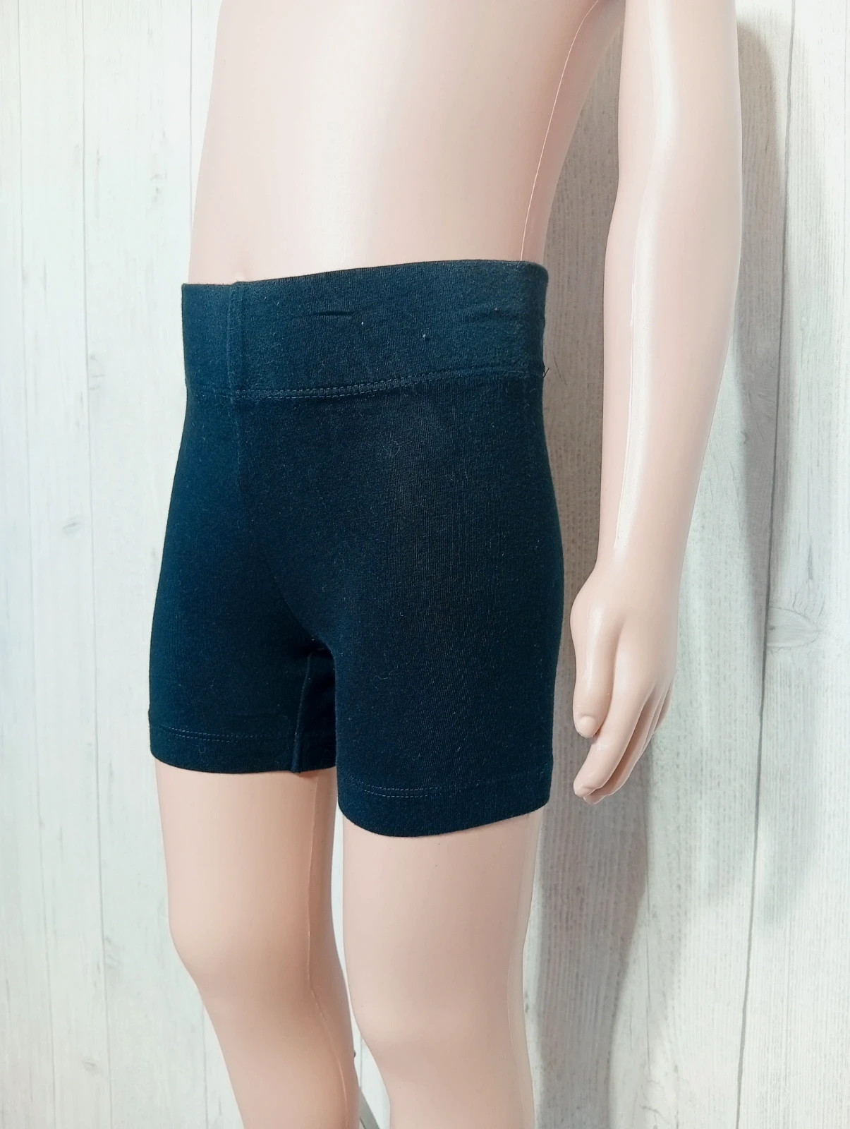 Short fille - taille 4 ans (98/107 cm) - Kiabi - couleur noir – Kiabi – taille 4 ans / 104 cm 3