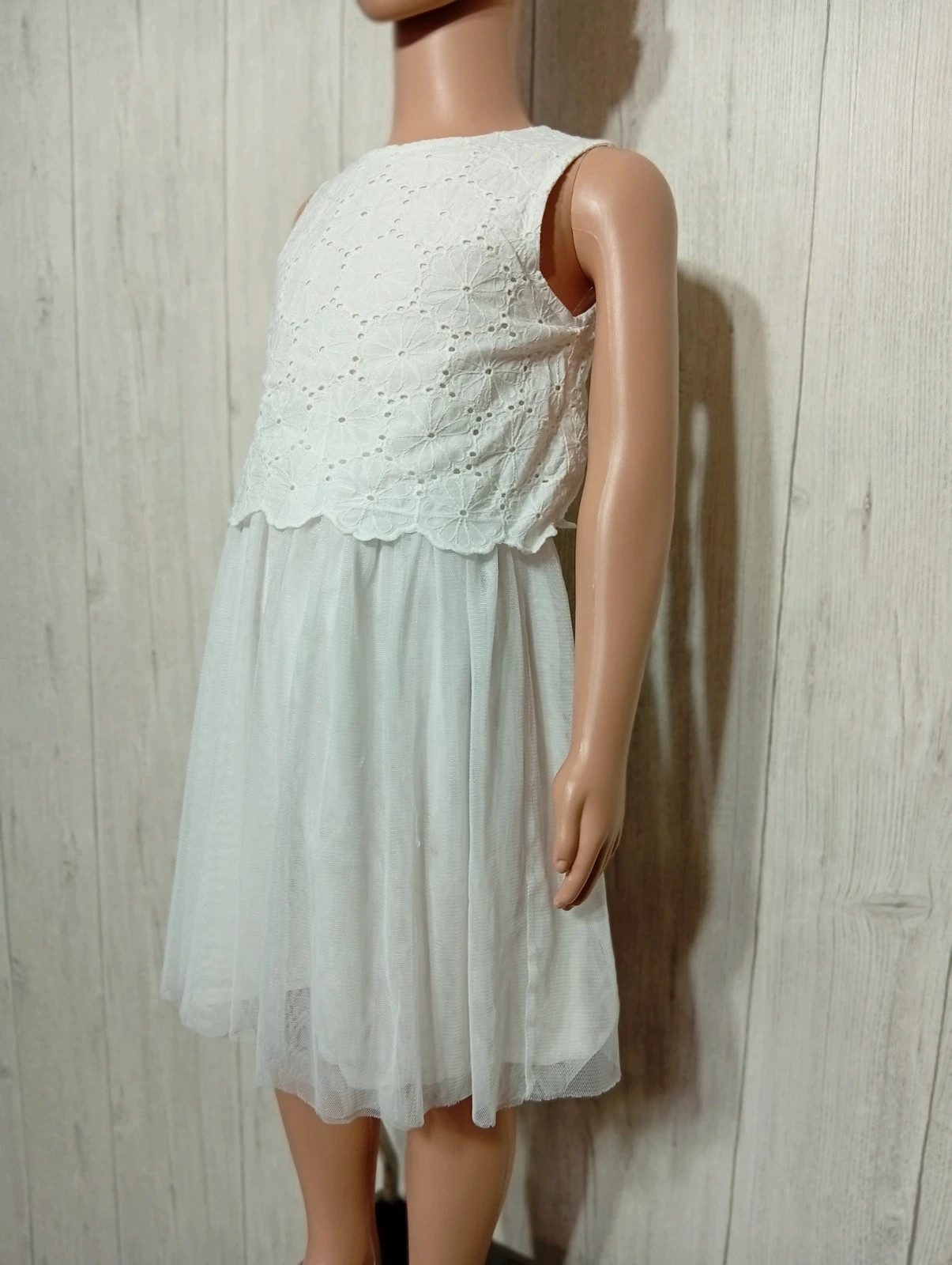 Rbe fille - taille 4 ans ( 104 cm) - lili marelle - couleur blanc – Lili Marelle – taille 4 ans / 104 cm 5