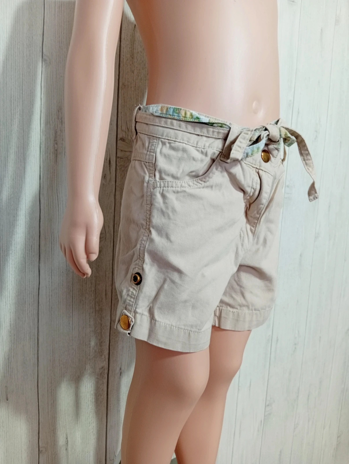 Short fille - taille 4ans (104 cm) - Kiabi kids - couleur beige – Kiabi – taille 4 ans / 104 cm 2