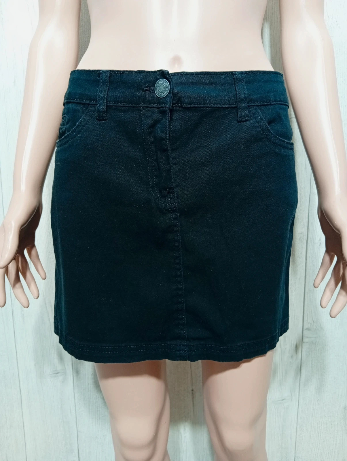 Jupe femme - taille L/40- basic one - couleur noir