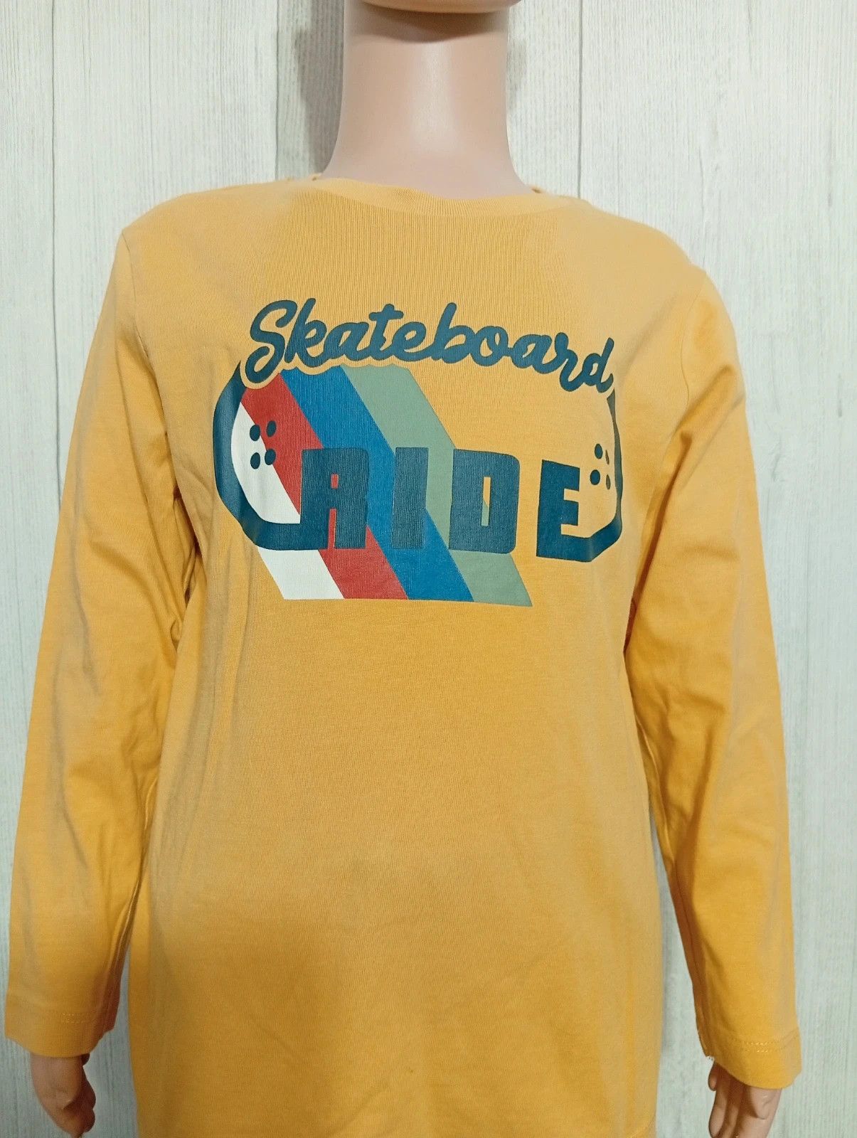 T-shirt manche longue garçon - taille 6ans ( 116 cm) - tape a l'oeil - couleur moutarde – Tape à l'œil – taille 6 ans / 116 cm 2
