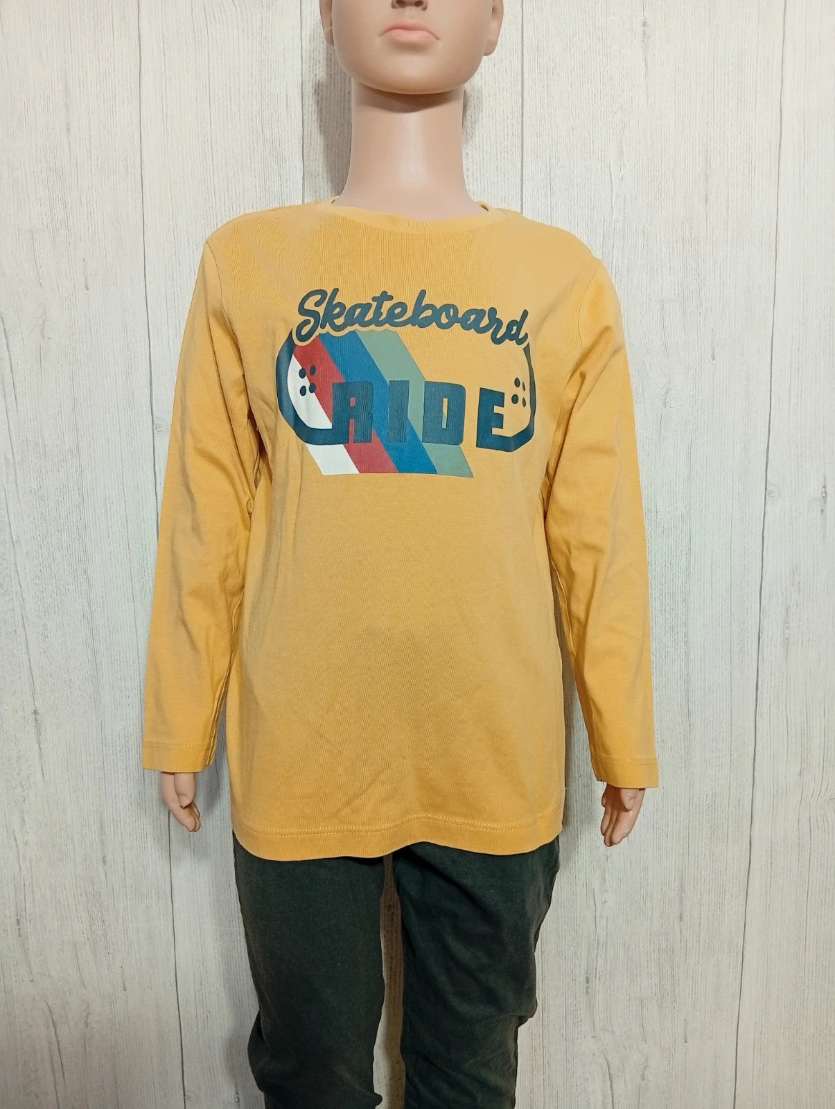 T-shirt manche longue garçon - taille 6ans ( 116 cm) - tape a l'oeil - couleur moutarde – Tape à l'œil – taille 6 ans / 116 cm